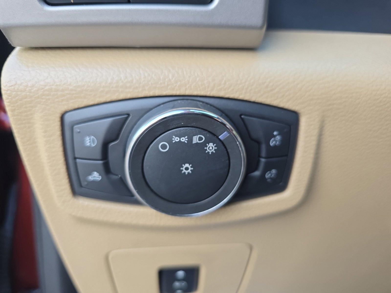 Used 2016 Ford F150 Lariat image 26