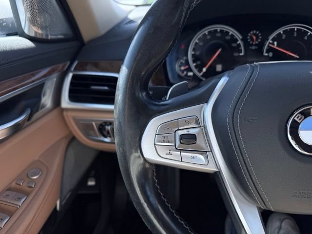 Used 2018 BMW 750i RWD image 37