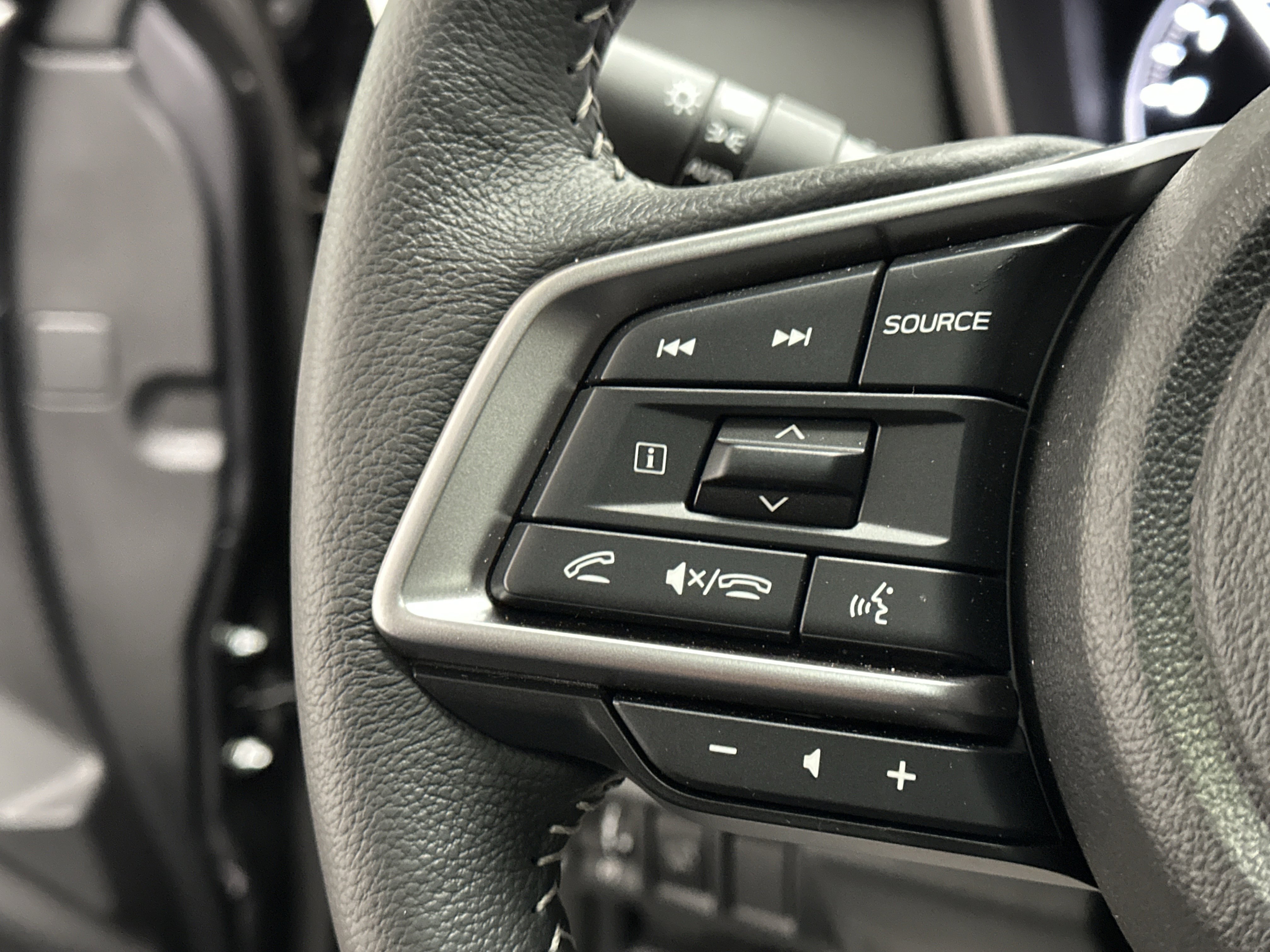 Certified 2025 Subaru Outback Limited image 30