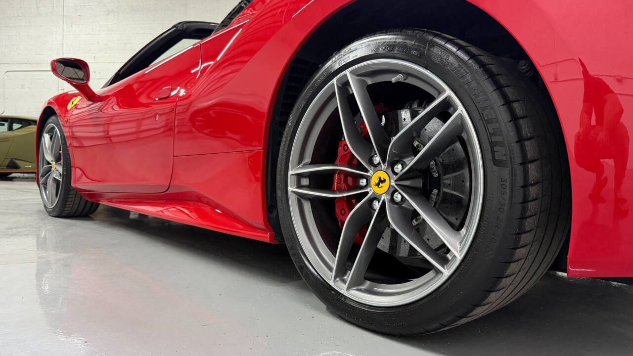 Used 2019 Ferrari 488 Spider RWD image 32