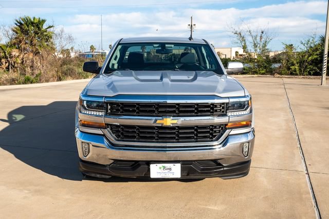 Used 2018 Chevrolet Silverado 1500 LT w/ Texas Edition image 2