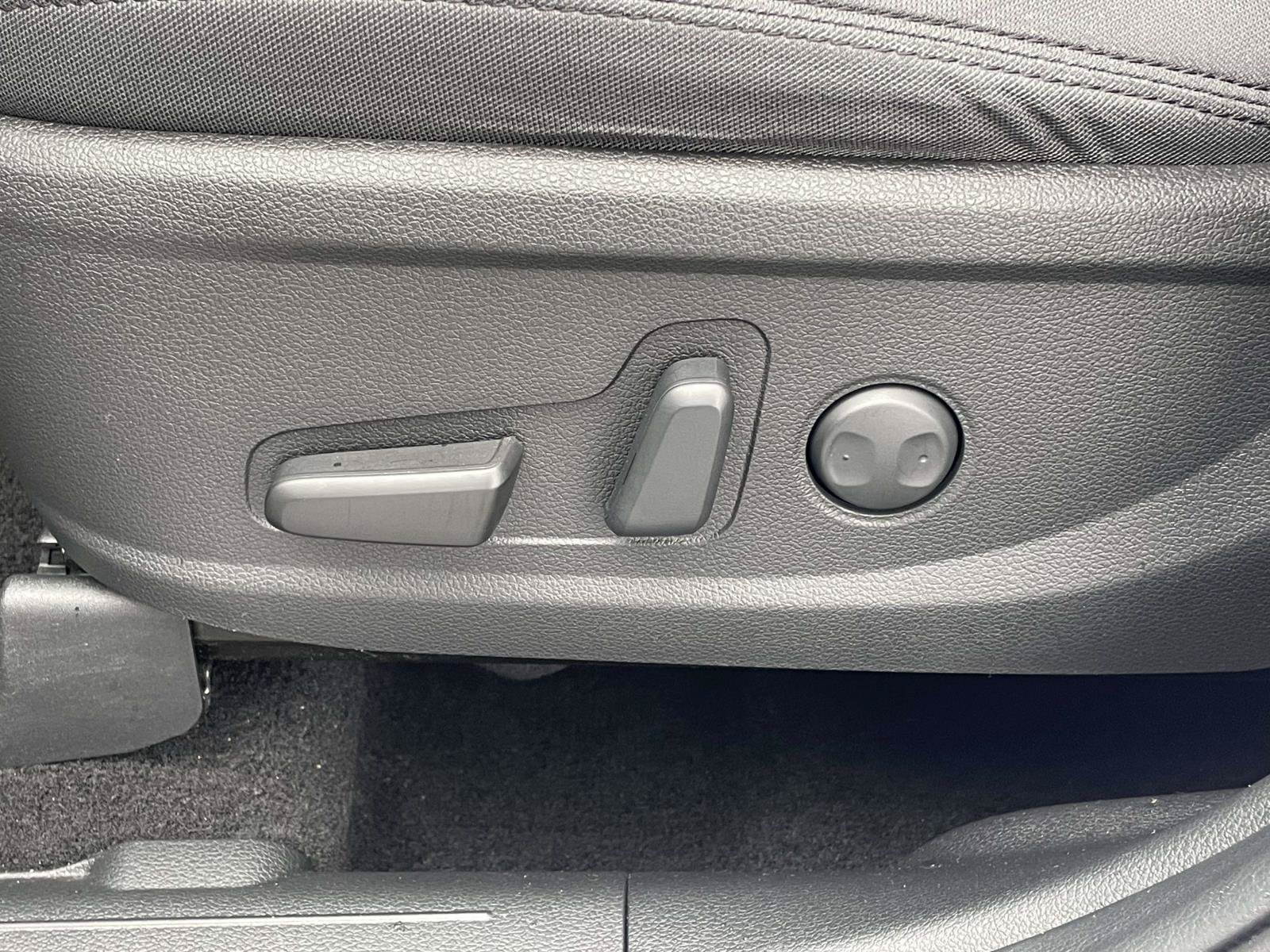 Certified 2023 Hyundai Santa Fe SEL w/ Winter Weather Package FWD image 7