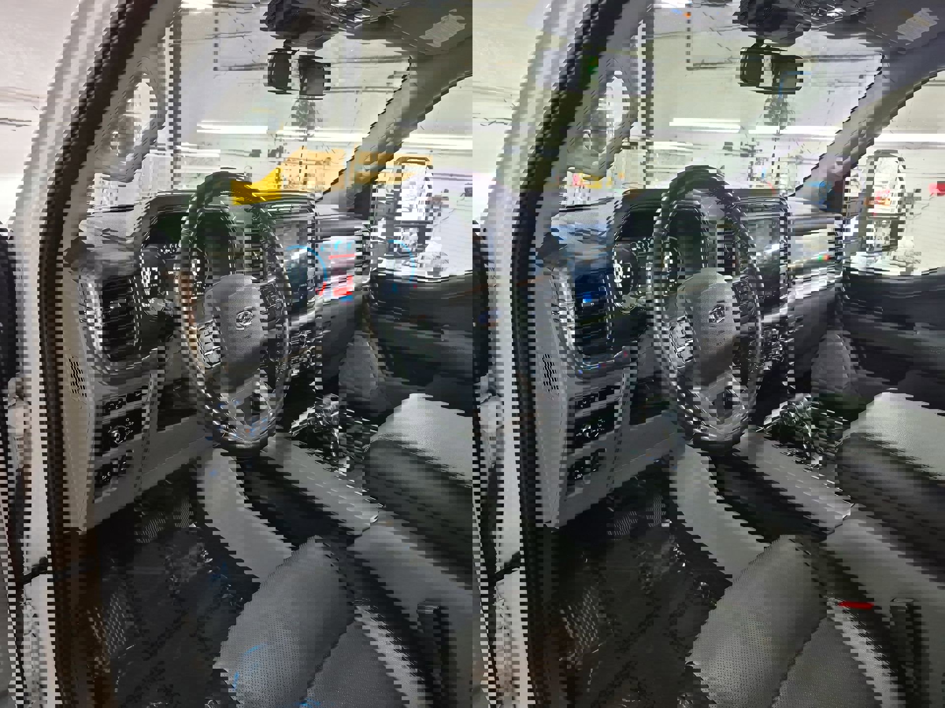 Used 2023 Ford F150 Lariat w/ Max Trailer Tow Package image 12