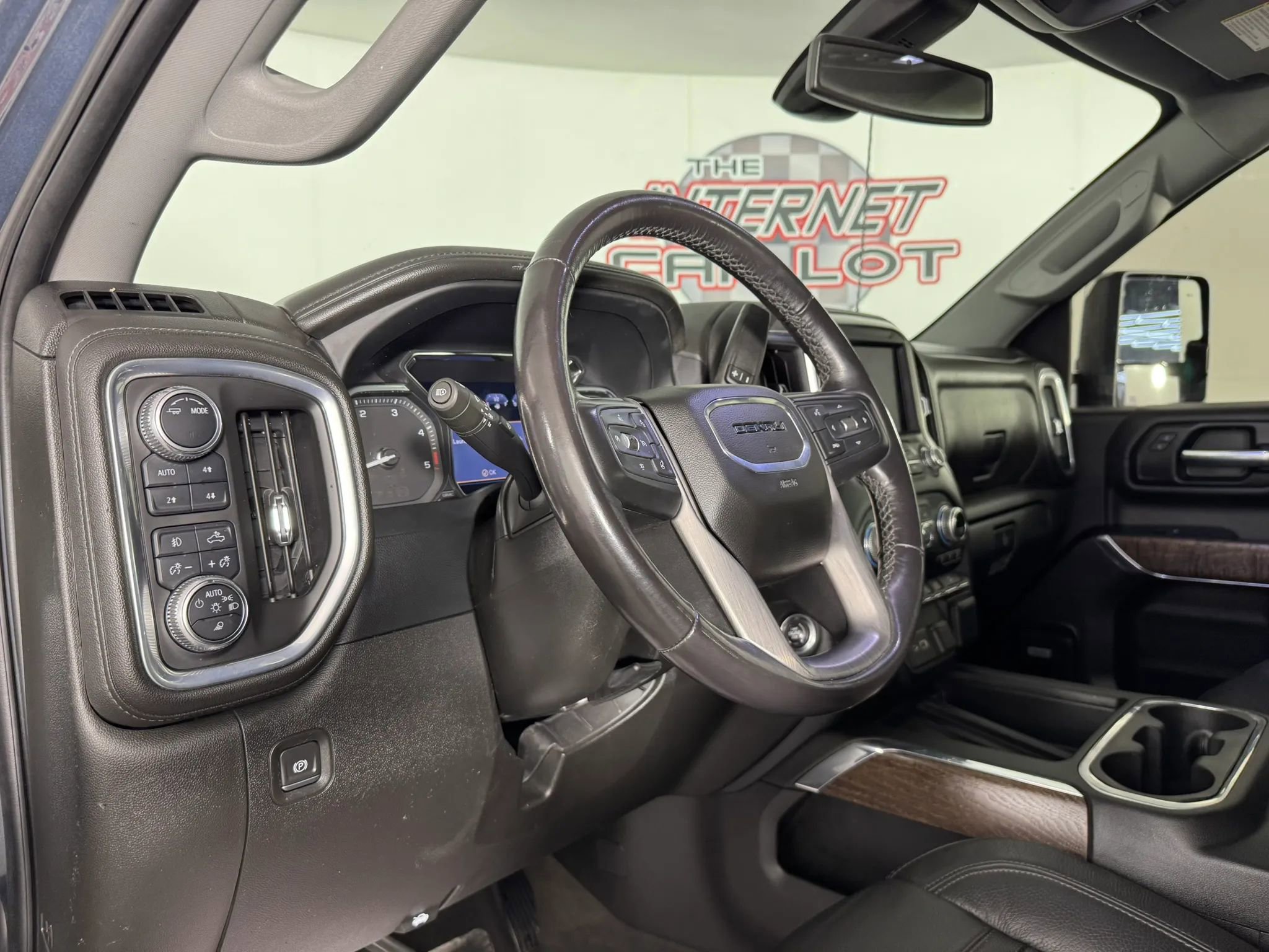 Used 2022 GMC Sierra 2500 Denali image 10