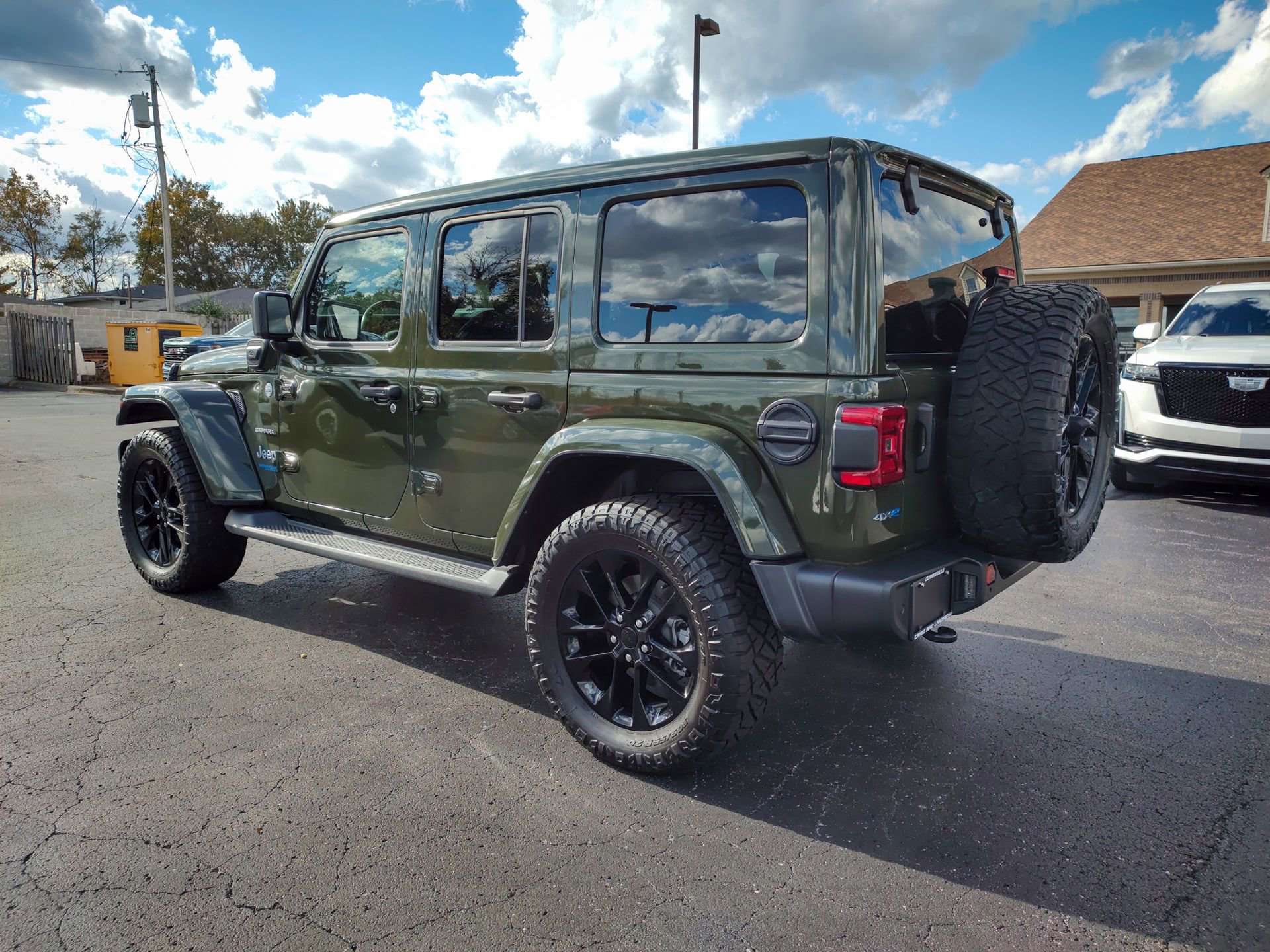 Used 2021 Jeep Wrangler Unlimited Sahara w/ Cold Weather Group image 26