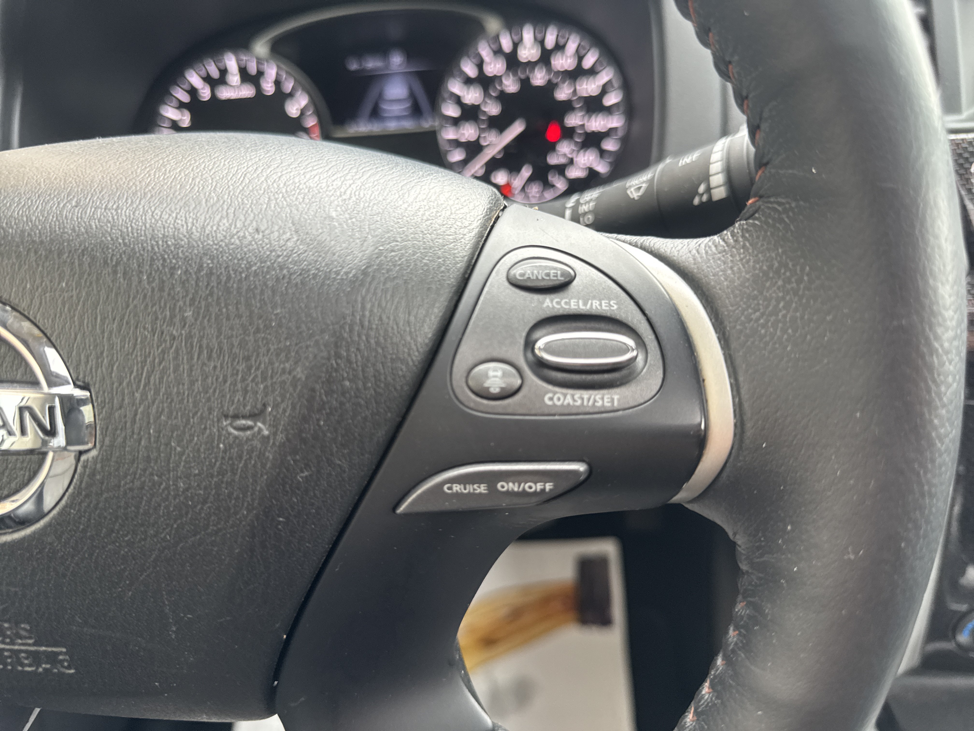 Used 2020 Nissan Pathfinder SL AWD/4WD image 25