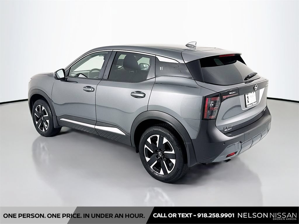Used 2025 Nissan Kicks SV AWD/4WD image 7