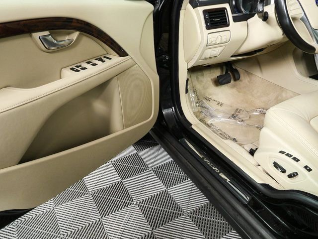 Used 2016 Volvo XC70 T5 Premier w/ Proximity Package image 7