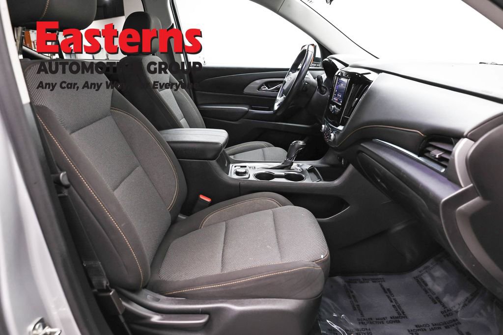 Used 2020 Chevrolet Traverse LT FWD image 25