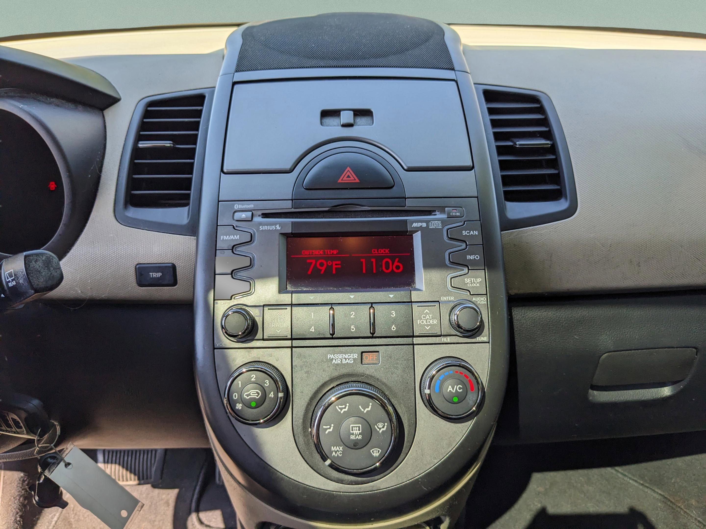 Used 2011 Kia Soul ! image 25