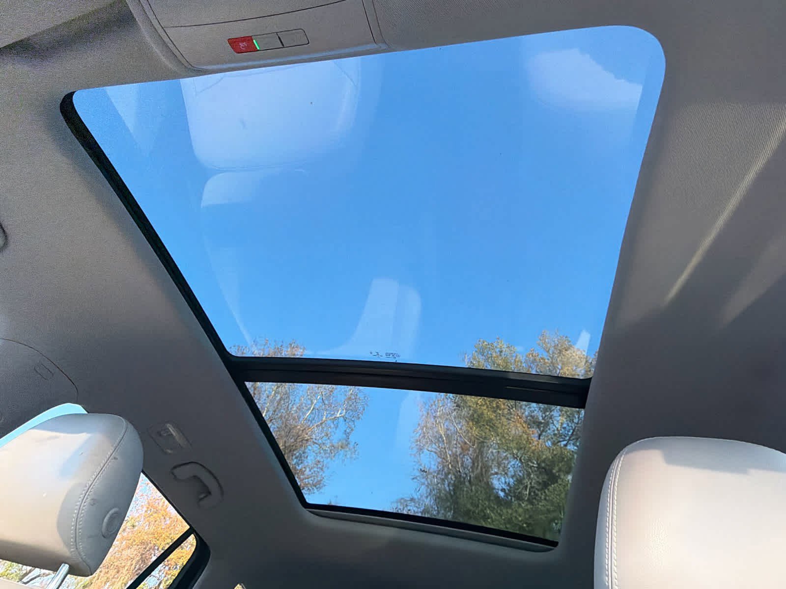 Used 2021 Volkswagen Atlas SE image 33