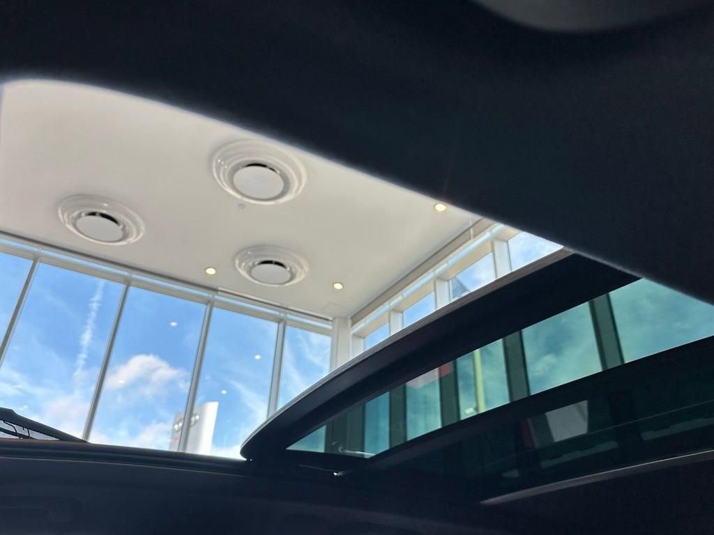 New 2026 Audi SQ7 Prestige image 11