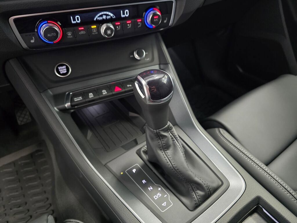 New 2025 Audi Q3 2.0T Premium image 16