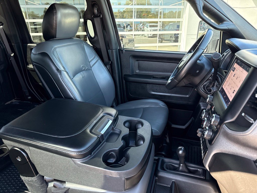 Used 2024 RAM 5500 Tradesman w/ Chrome Appearance Group AWD/4WD image 32