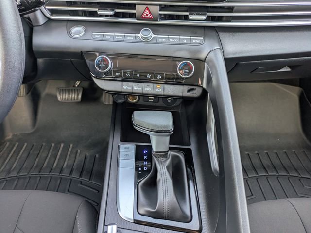 Certified 2024 Hyundai Elantra SEL image 18