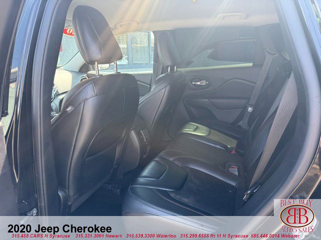 Used 2020 Jeep Cherokee Trailhawk w/ Cold Weather Group AWD/4WD image 9