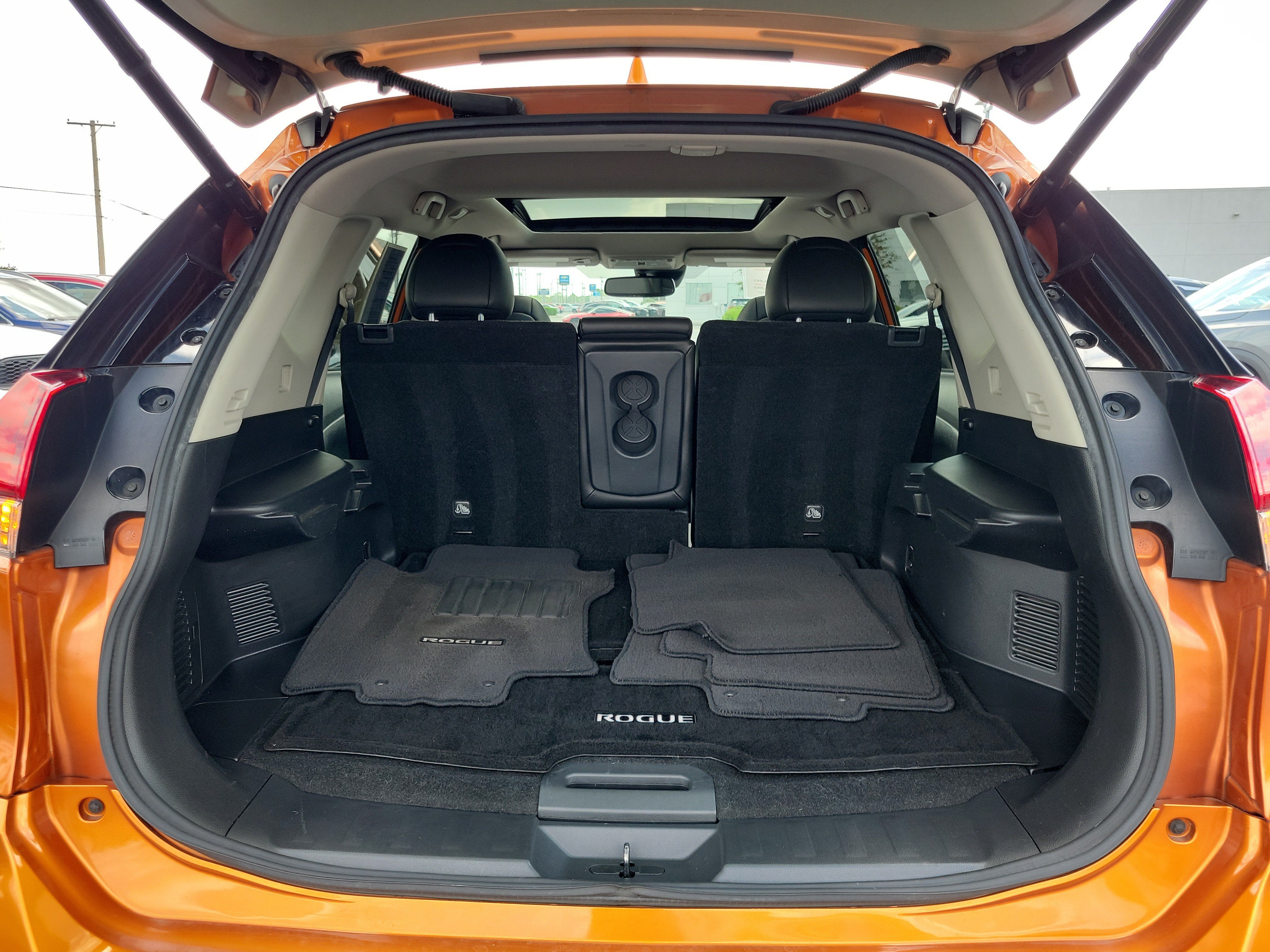 Used 2018 Nissan Rogue SL w/ Premium Package AWD/4WD image 8