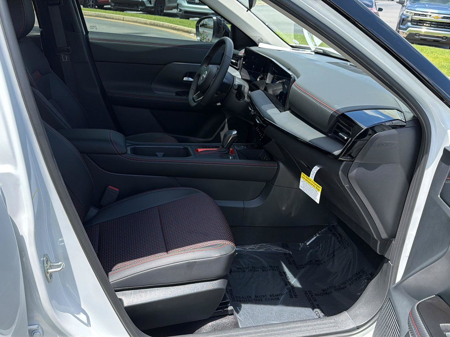 New 2026 Nissan Kicks SR FWD image 13