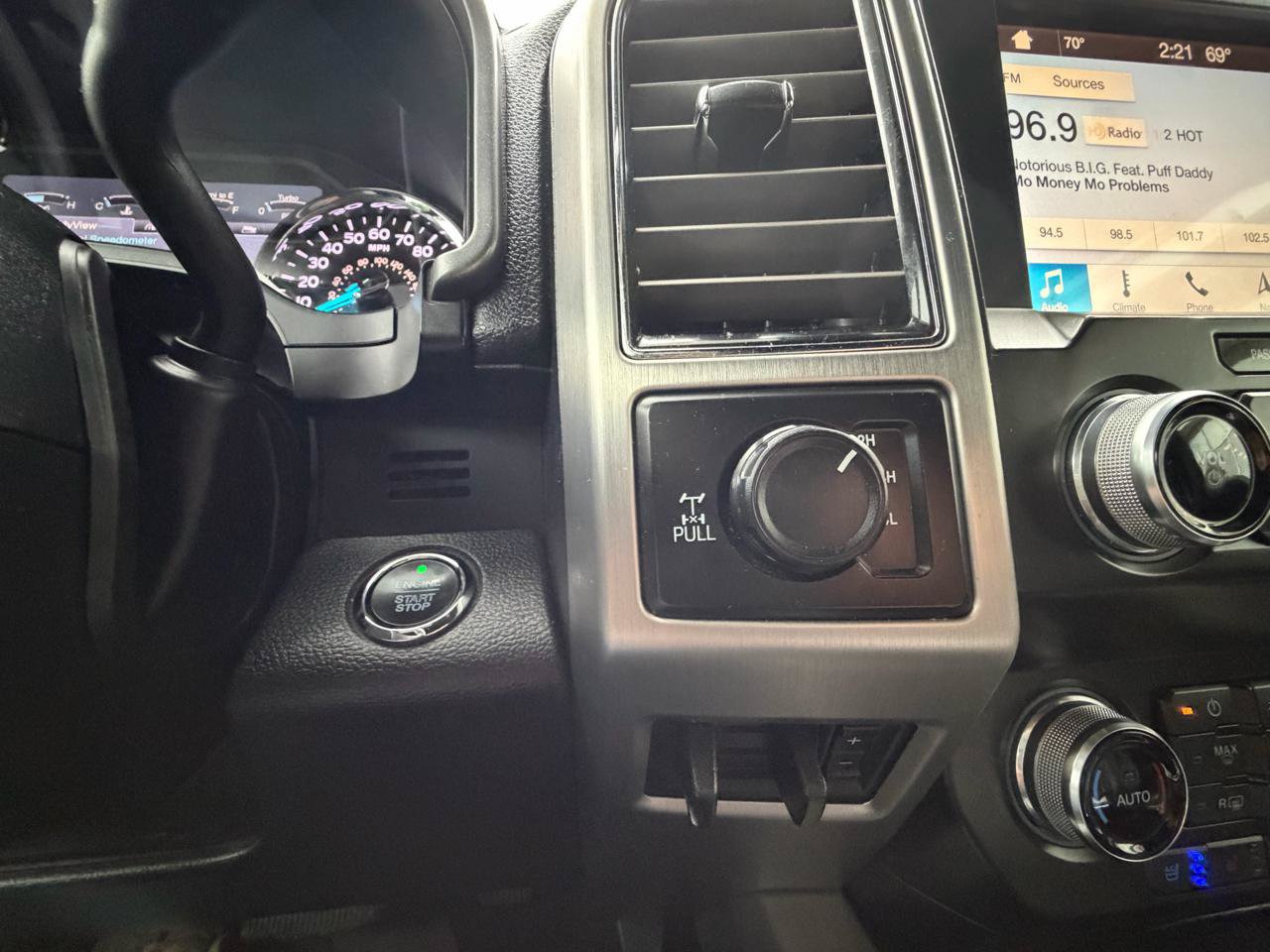 Used 2019 Ford F250 Platinum w/ Platinum Ultimate Package AWD/4WD image 35