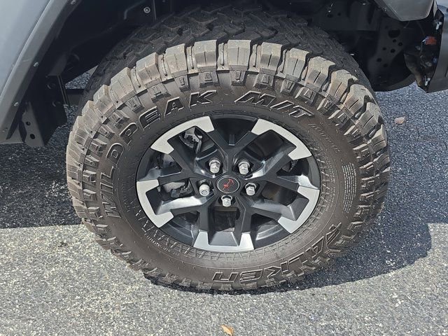 Used 2024 Jeep Gladiator Rubicon w/ Technology Group AWD/4WD image 8