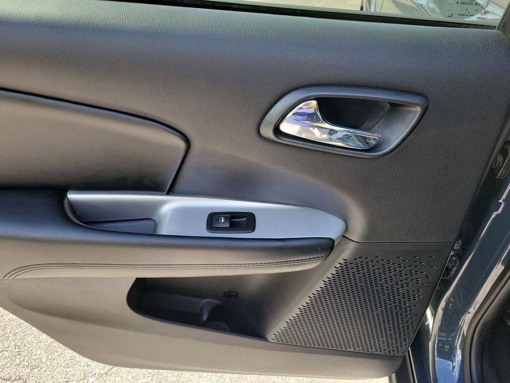 Used 2017 Dodge Journey Crossroad FWD image 16