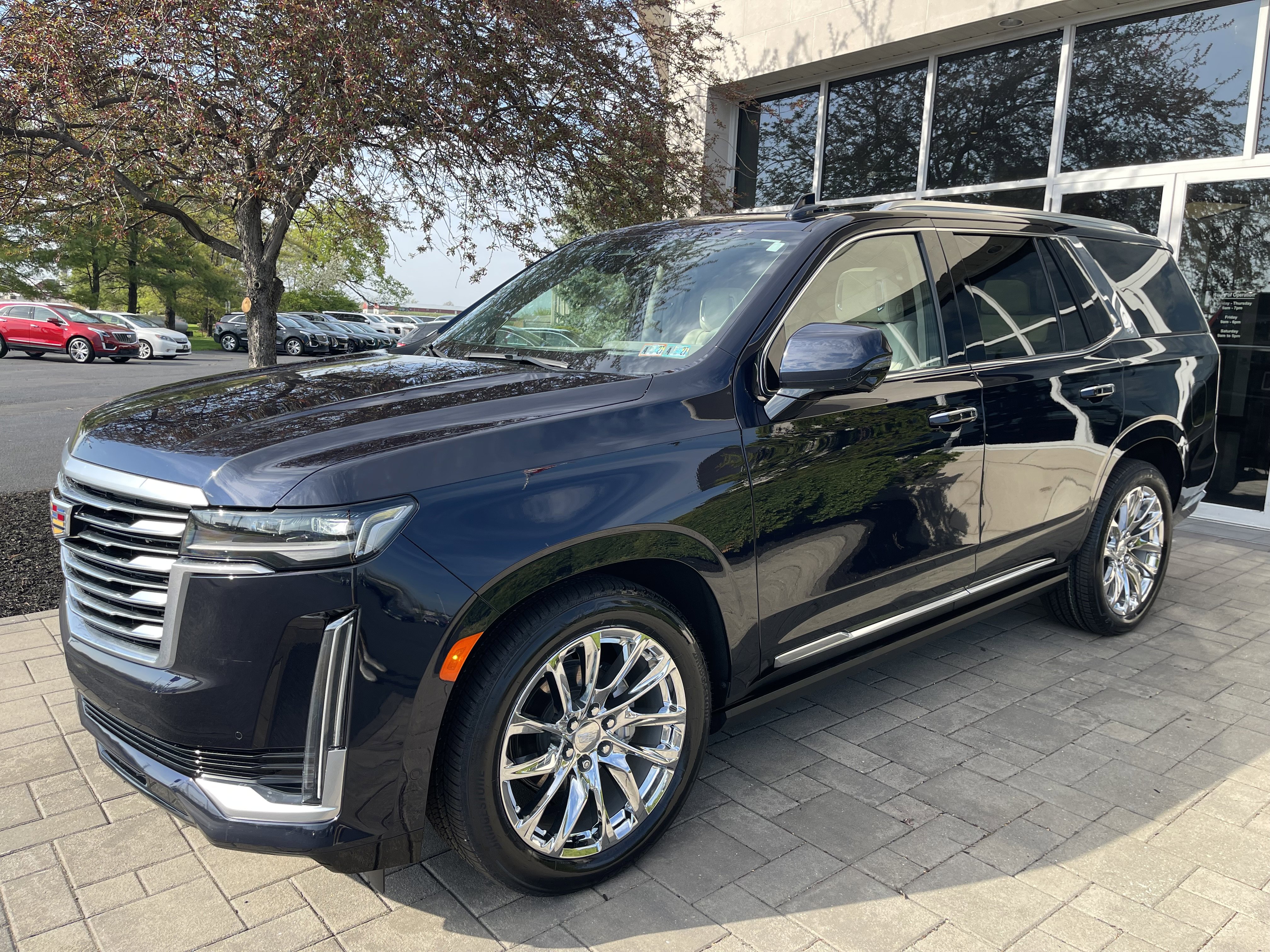 Used 2021 Cadillac Escalade Premium Luxury Platinum image 3