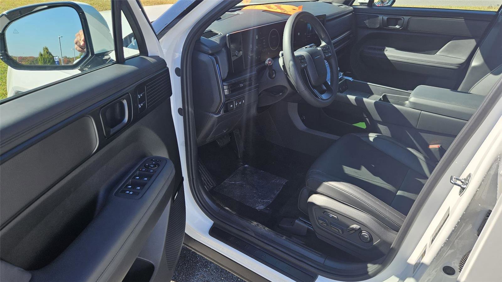 Used 2024 Hyundai Santa Fe Calligraphy image 9