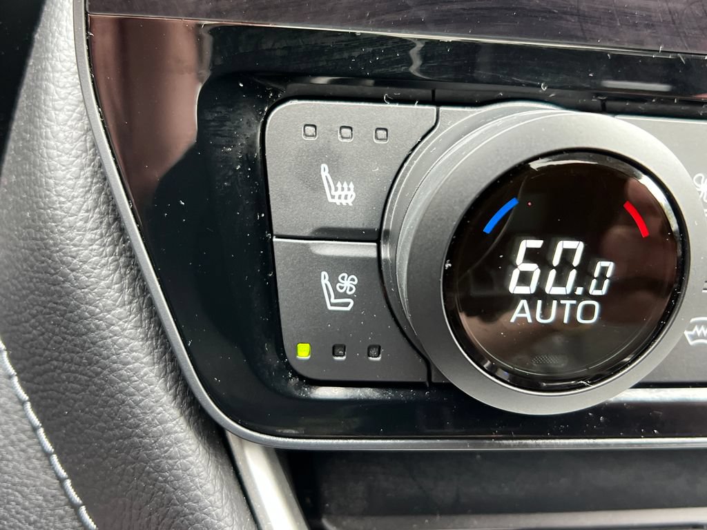 Used 2024 Toyota Grand Highlander AWD image 29