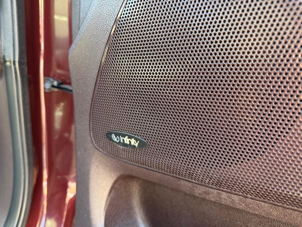 Used 2016 Kia Sedona SX Limited FWD image 11