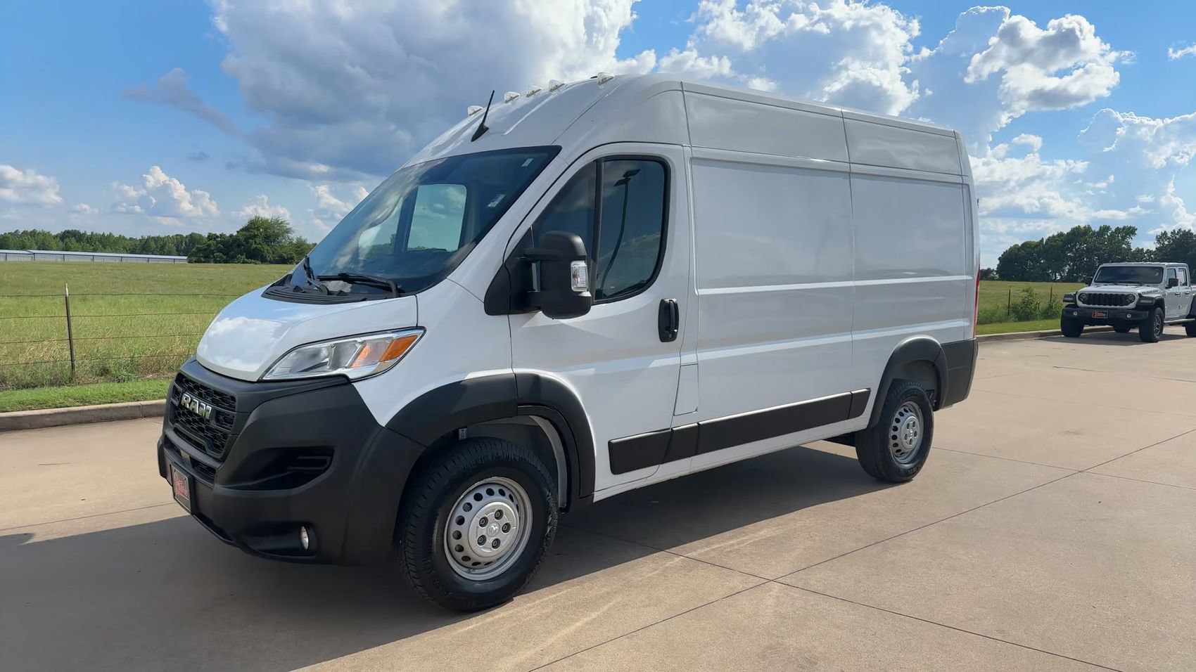 Used 2025 RAM ProMaster 2500 w/ Convenience Group FWD image 5