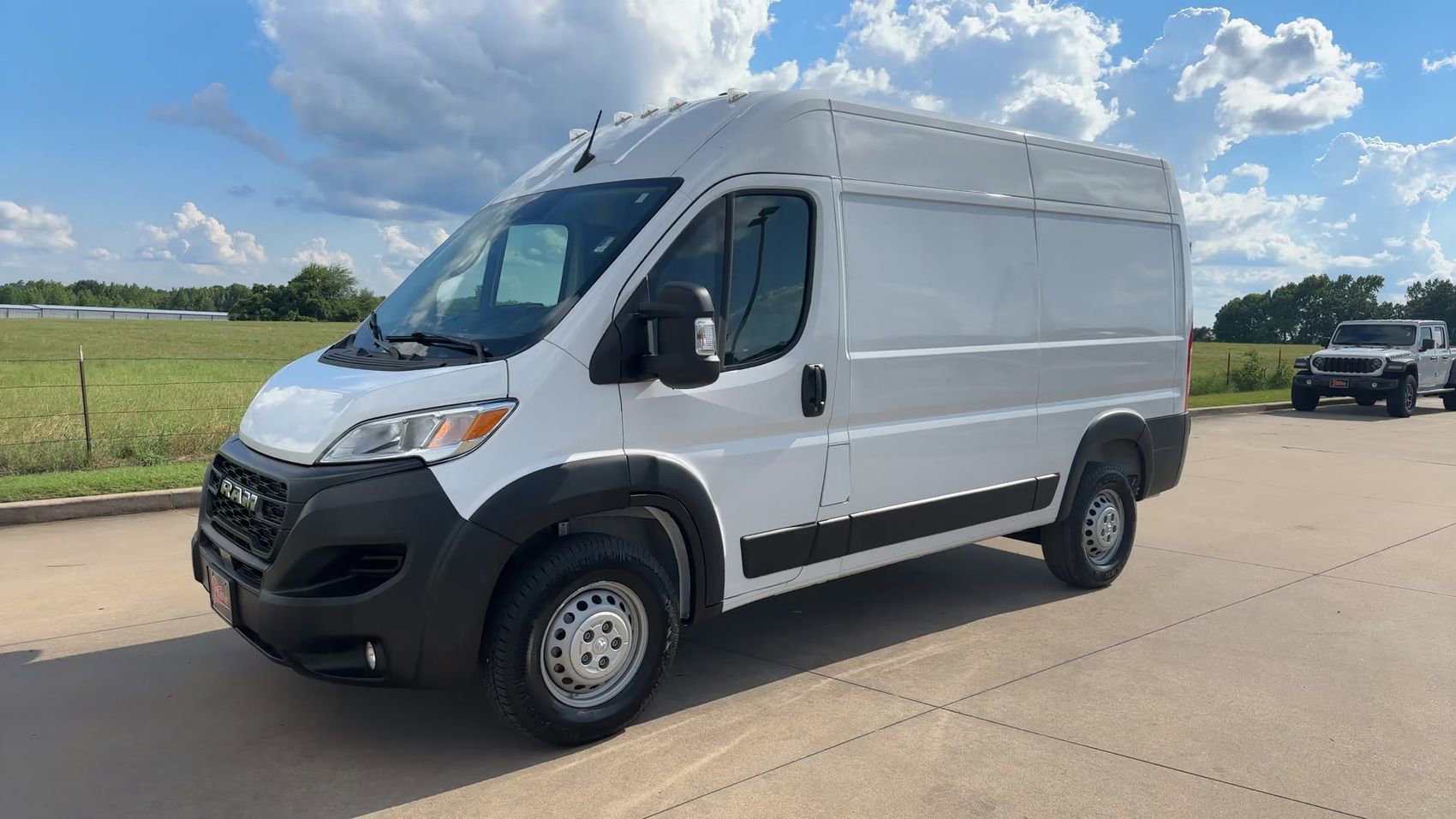 Used 2025 RAM ProMaster 2500 w/ Convenience Group FWD image 5