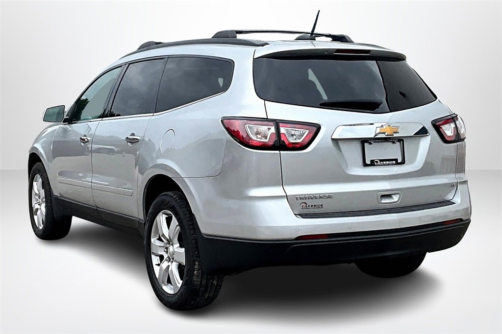Used 2017 Chevrolet Traverse LT w/ Style and Technology Package image 4