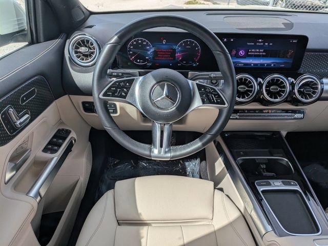 Used 2025 Mercedes-Benz GLB 250 4MATIC w/ Winter Package image 13