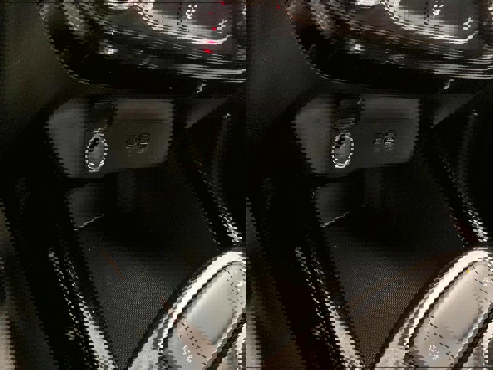 Used 2025 Chevrolet Trax LT w/ LT Convenience Package FWD image 26