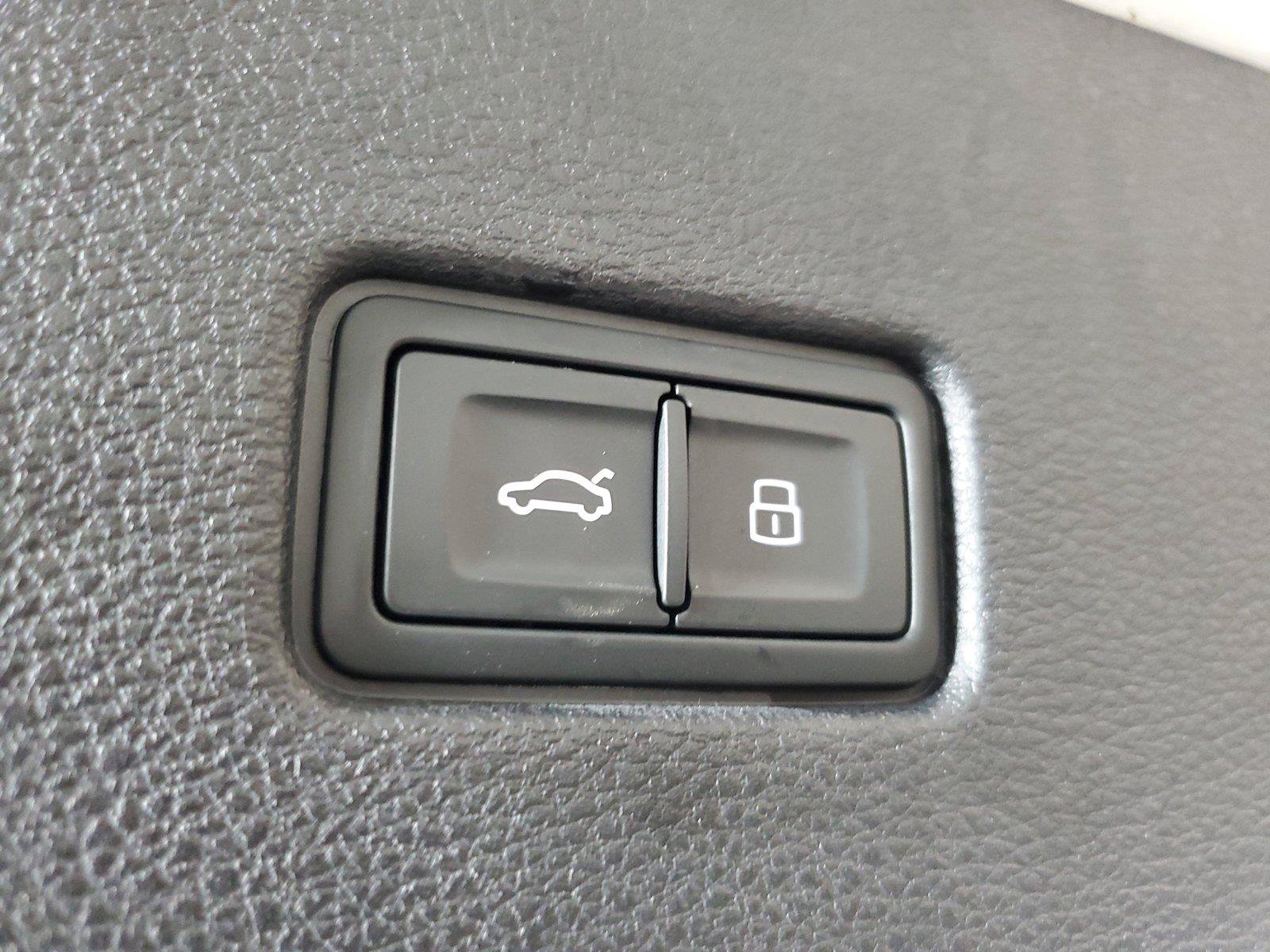 Used 2023 Audi Q8 Premium w/ Convenience Package AWD/4WD image 10