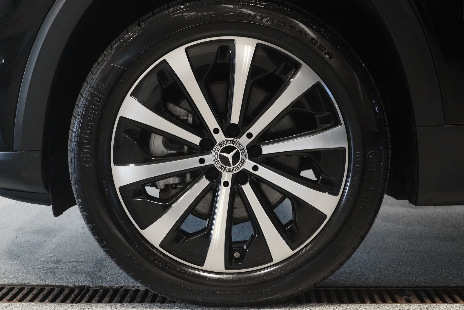 Used 2023 Mercedes-Benz GLB 250 4MATIC image 9