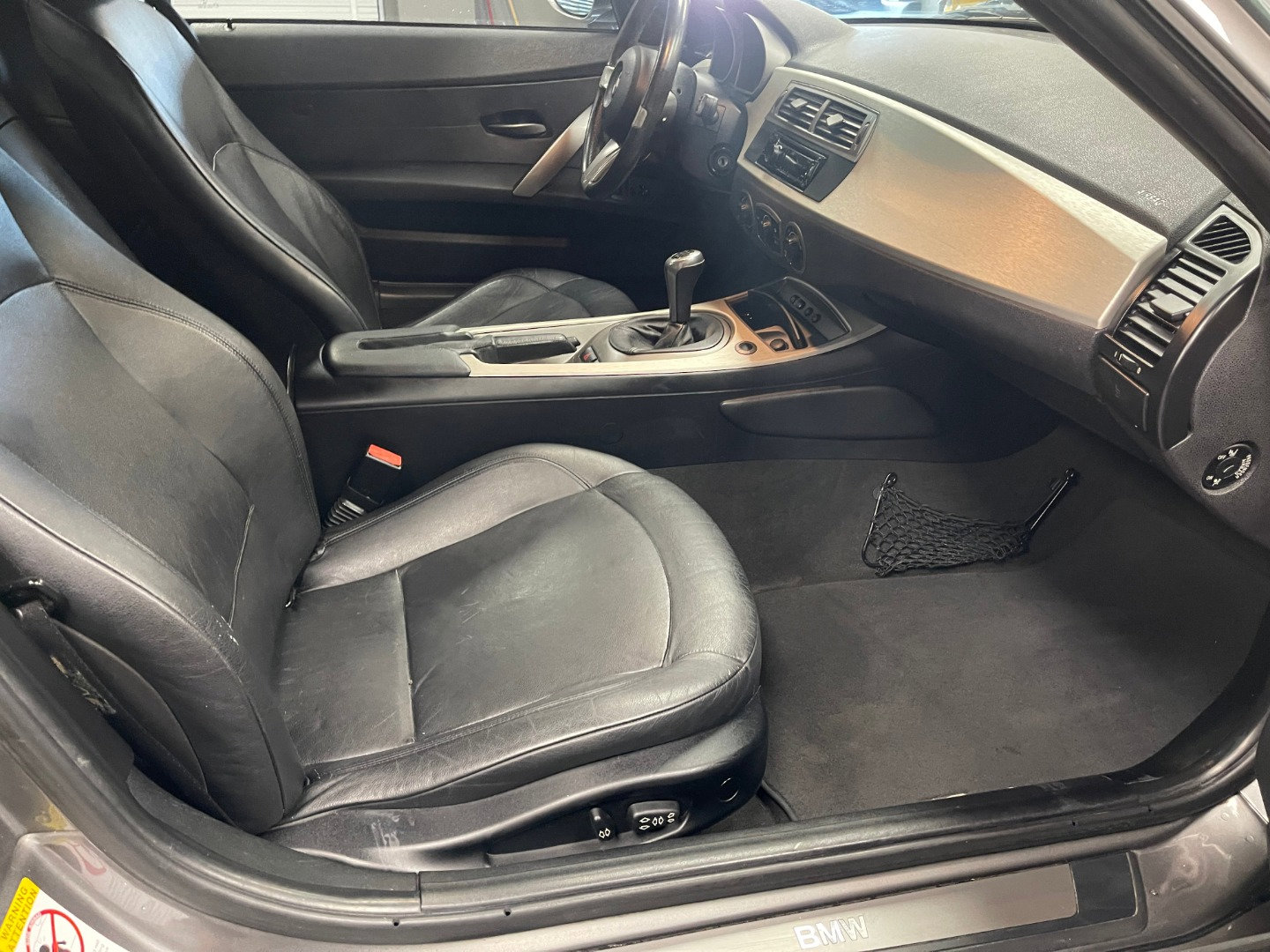 Used 2003 BMW Z4 3.0i image 13