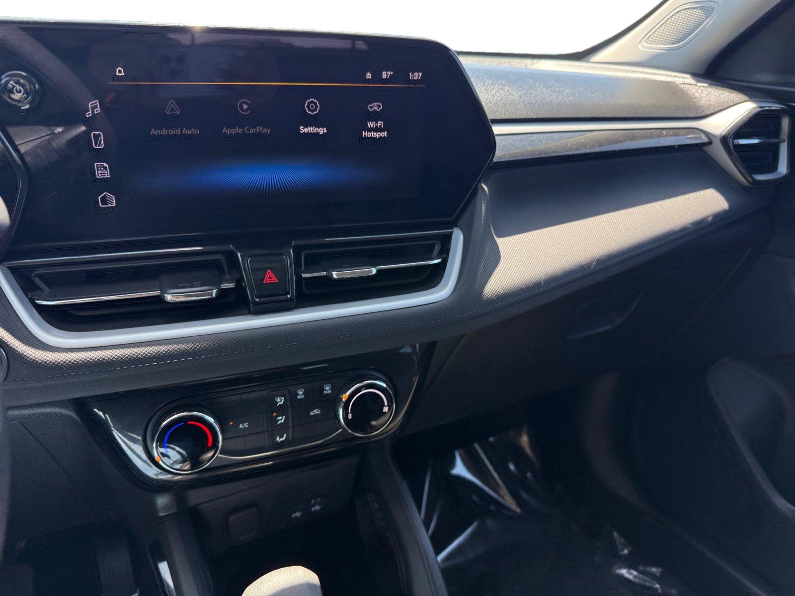 Used 2025 Chevrolet TrailBlazer LT AWD/4WD image 12