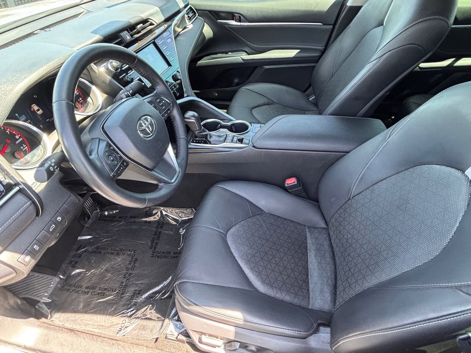 Used 2018 Toyota Camry XSE FWD image 18