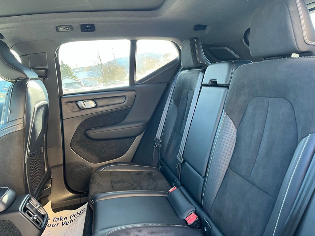 Used 2019 Volvo XC40 T5 R-Design image 26