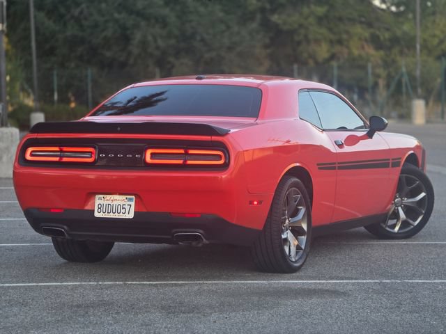 Used 2016 Dodge Challenger SXT w/ Driver Convenience Group RWD image 22