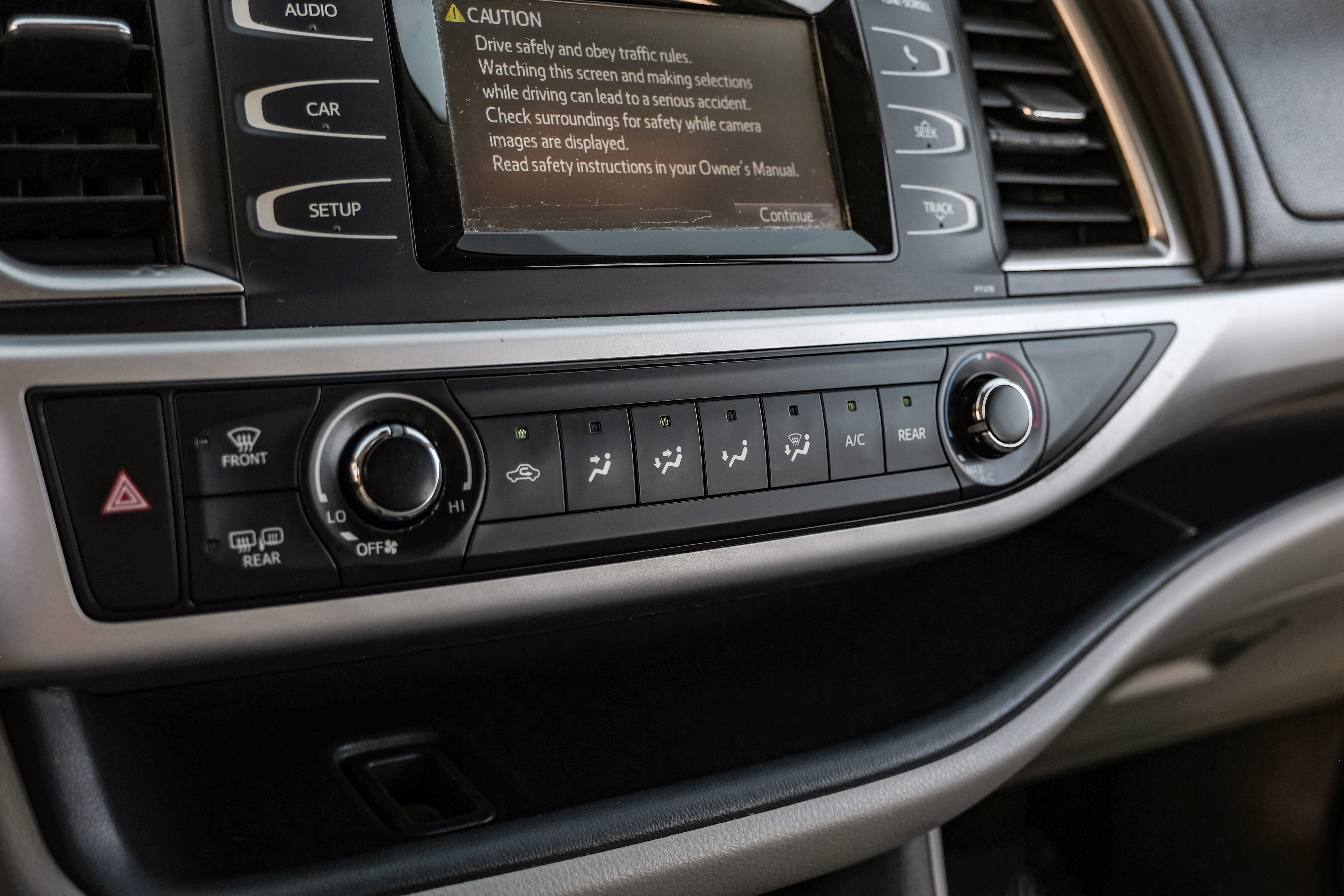 Used 2019 Toyota Highlander LE FWD image 20