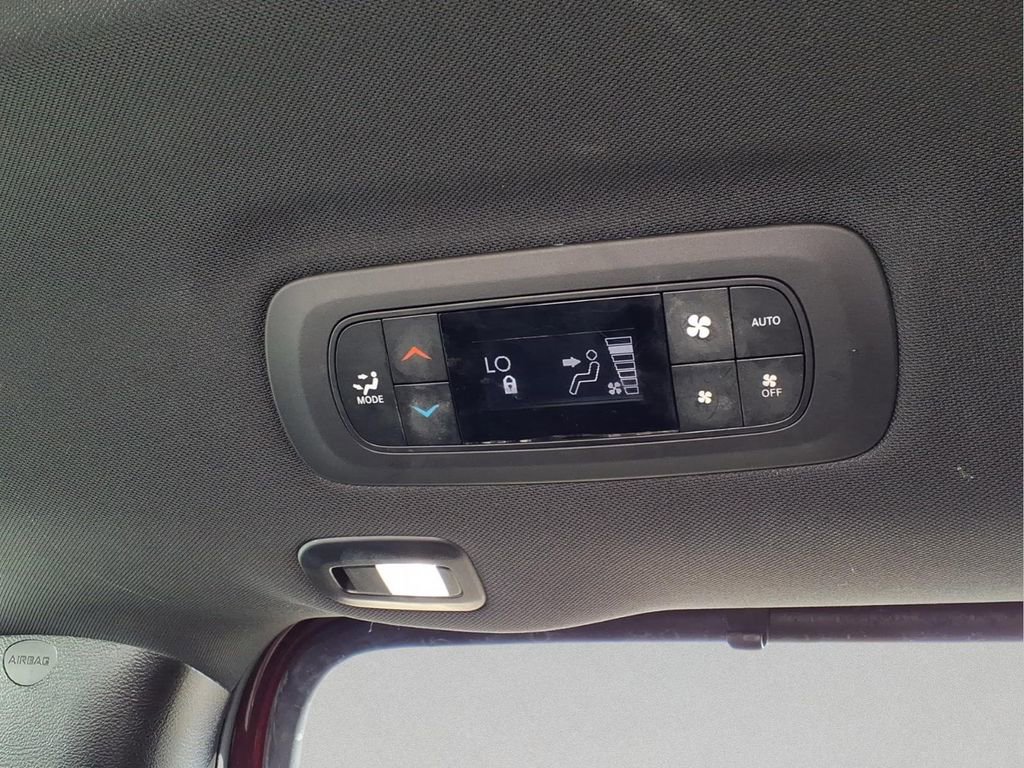 Used 2020 Chrysler Pacifica Touring-L Plus w/ Advanced Safetytec Group image 20