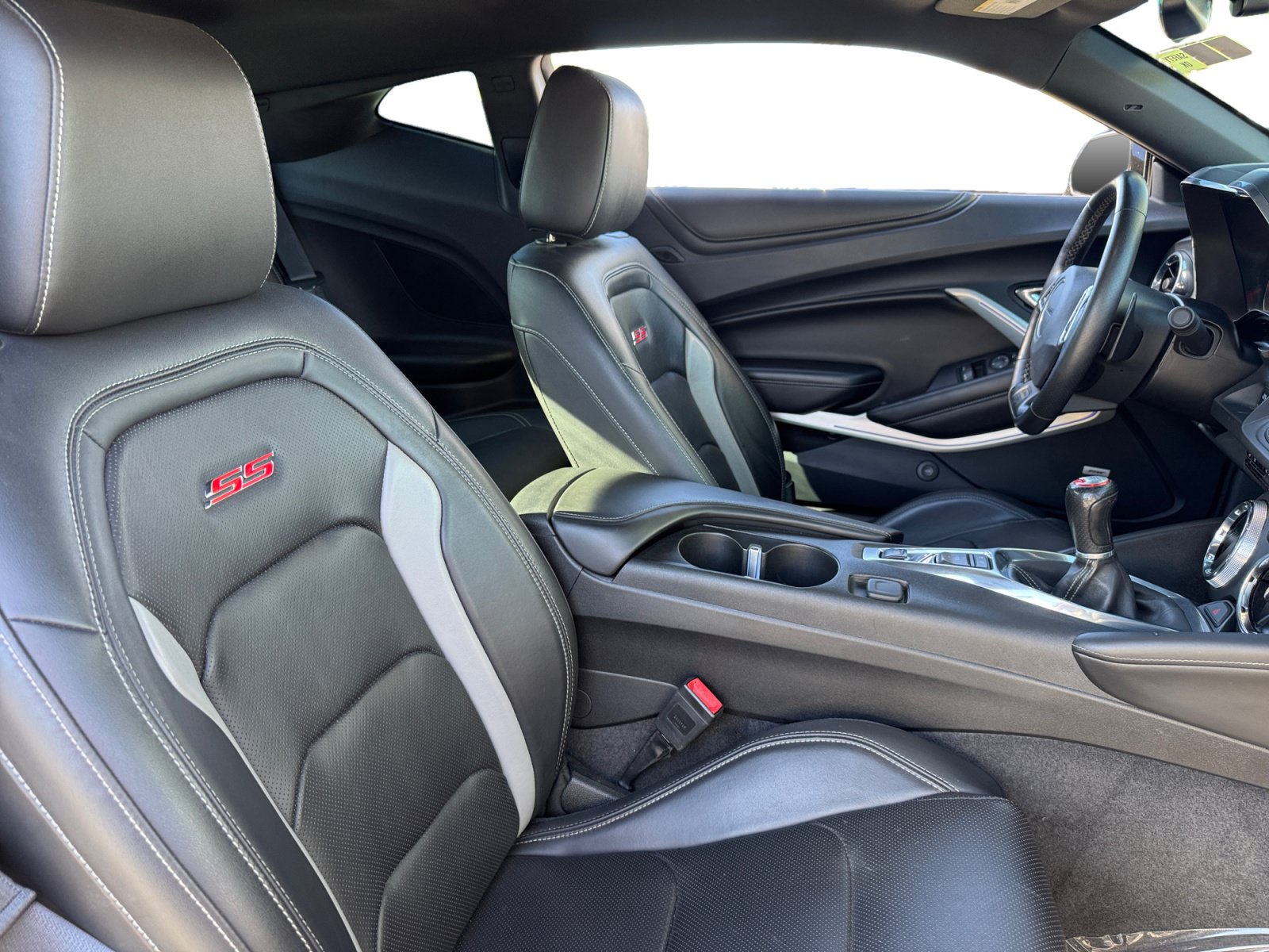 Used 2017 Chevrolet Camaro SS RWD image 15