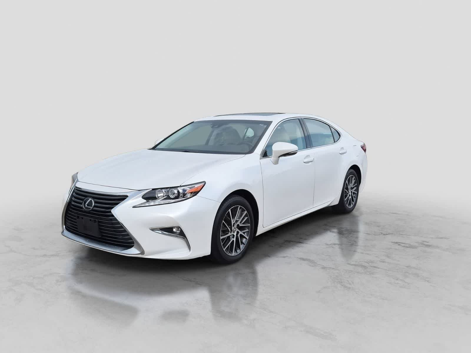 Used 2017 Lexus ES 350 w/ Navigation System Package FWD image 4