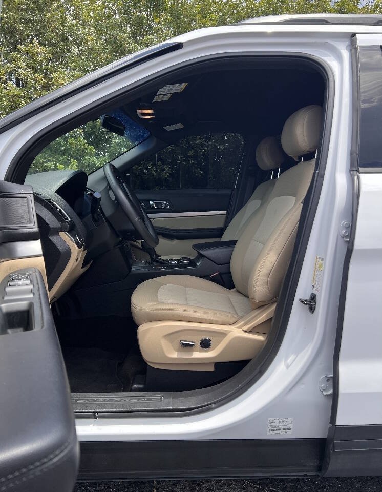 Used 2017 Ford Explorer 4WD image 11