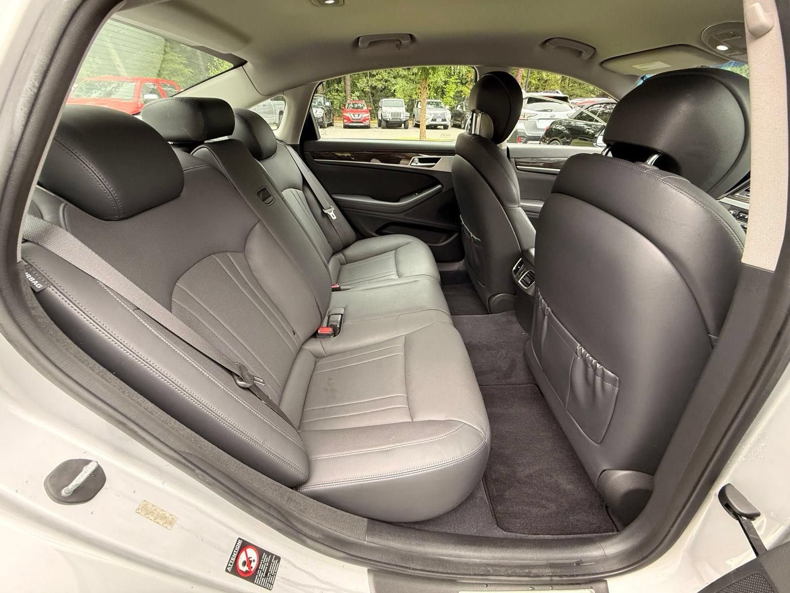 Used 2015 Hyundai Genesis 3.8 RWD image 24