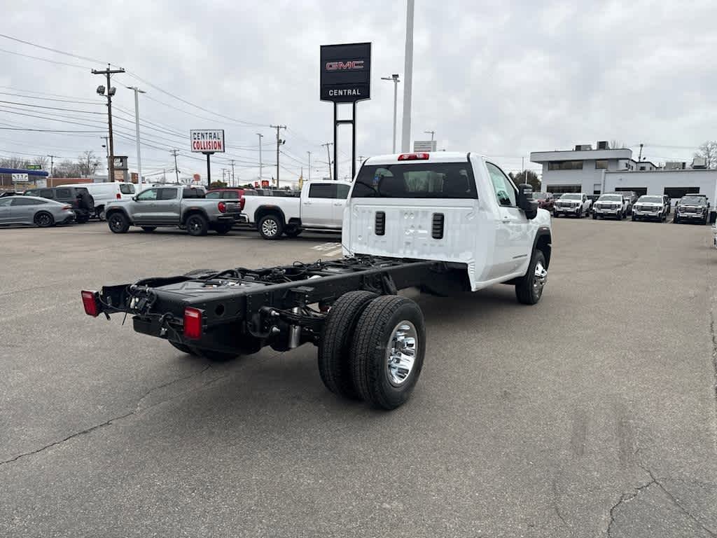 New 2026 GMC Sierra 3500 SLE w/ SLE Convenience Package AWD/4WD image 5