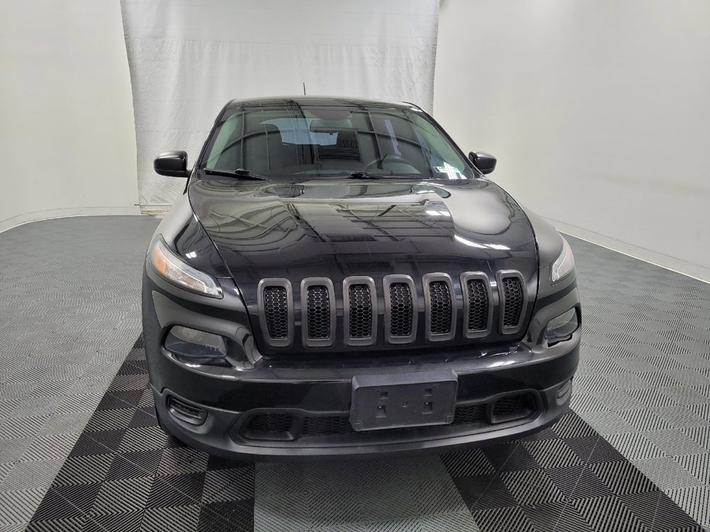 Used 2015 Jeep Cherokee Sport FWD image 14