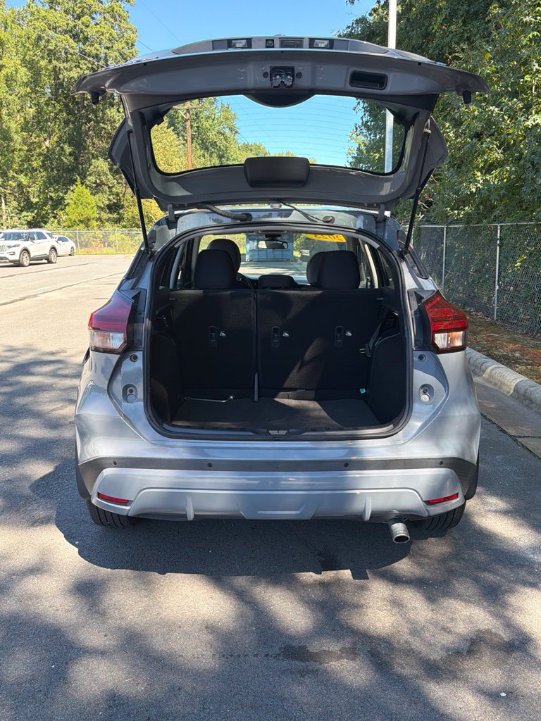 Used 2023 Nissan Kicks SV FWD image 9
